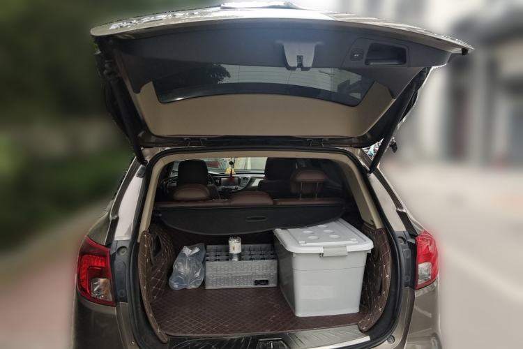 Used Buick Envision 2017 28T Four-Wheel Drive Luxury Model Trunk