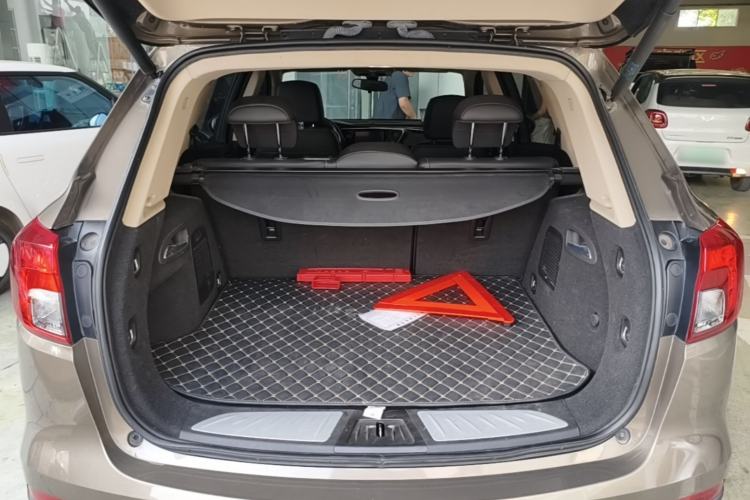 Used Buick Envision 2017 28T Four-Wheel Drive Elite Model Trunk