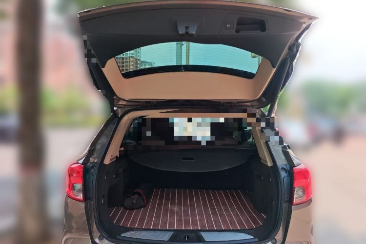 Used Buick Envision 2017 28T Four-Wheel Drive Elite Model Trunk