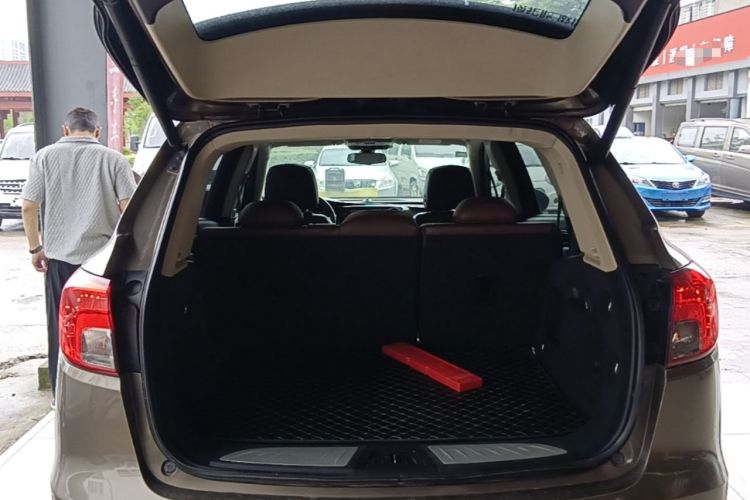 Used Buick Envision 2017 28T Four-Wheel Drive Elite Model Trunk