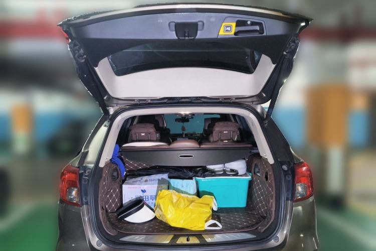 Used Buick Envision 2017 28T Four-Wheel Drive Elite Model Trunk