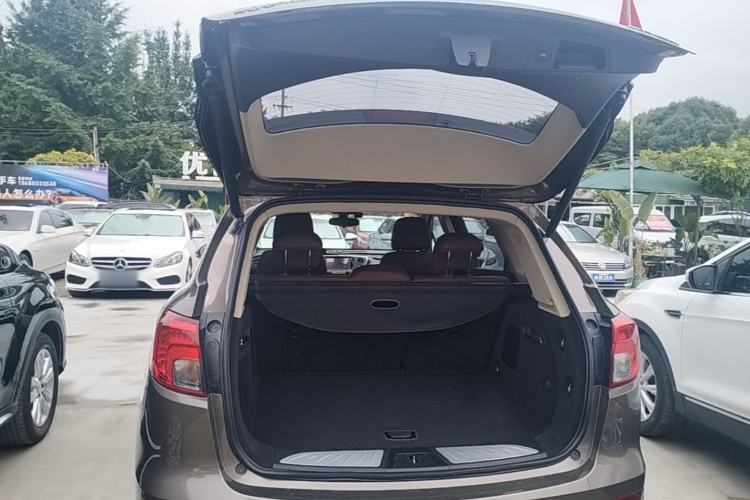 Used Buick Envision 2017 20T Two-Wheel Drive Luxury Model Trunk