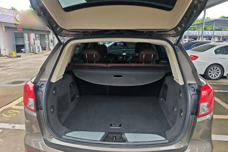 Used Buick Envision 2017 20T Two-Wheel Drive Elite Version Trunk