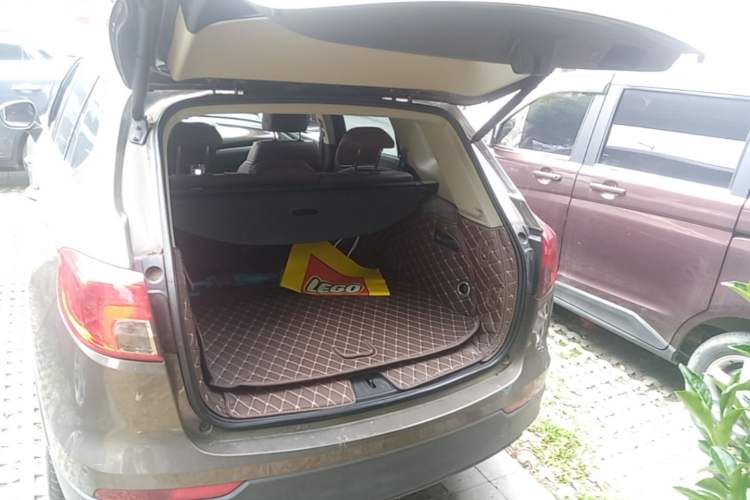 Used Buick Envision 2017 20T Two-Wheel Drive Luxury Model Trunk