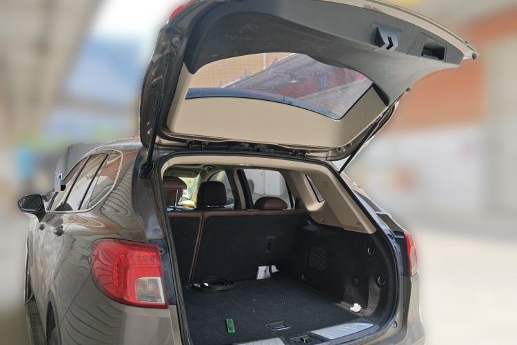 Used Buick Envision 2017 20T Two-Wheel Drive Elite Version Trunk