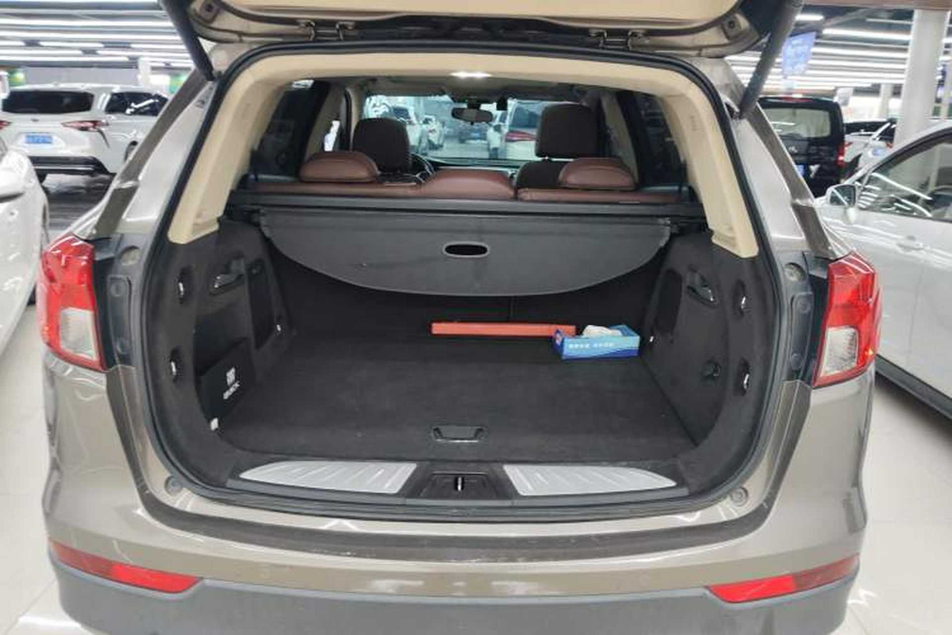 Used Buick Envision 2017 28T Four-Wheel Drive Elite Model Trunk