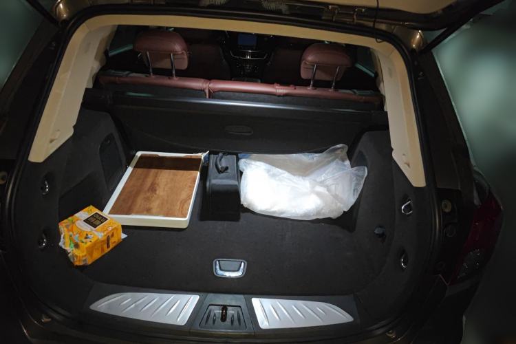 Used Buick Envision 2017 20T Two-Wheel Drive Elite Version Trunk