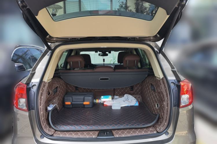 Used Buick Envision 2017 28T Four-Wheel Drive Luxury Model Trunk