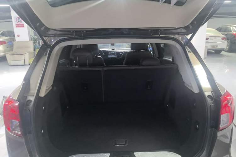 Used Buick Envision 2017 20T Two-Wheel Drive Elite Version Trunk