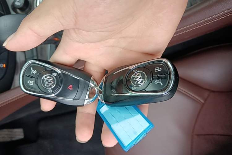 Used Buick Envision 2017 20T Two-Wheel Drive Luxury Model Vehicle Key