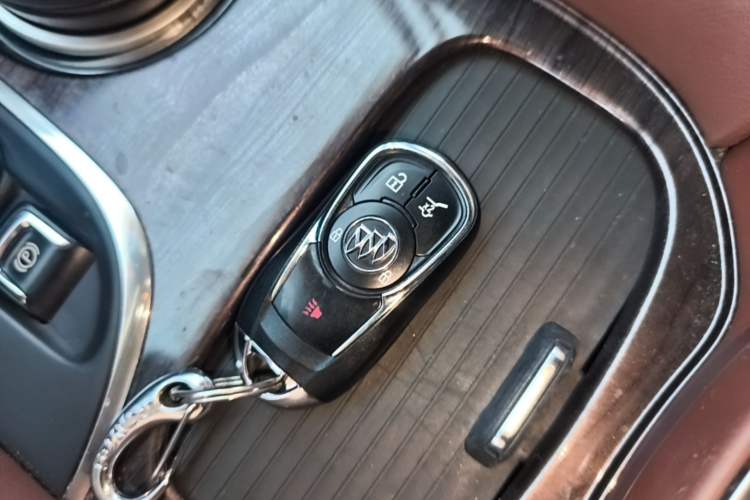 Used Buick Envision 2017 28T Four-Wheel Drive Elite Model Vehicle Key