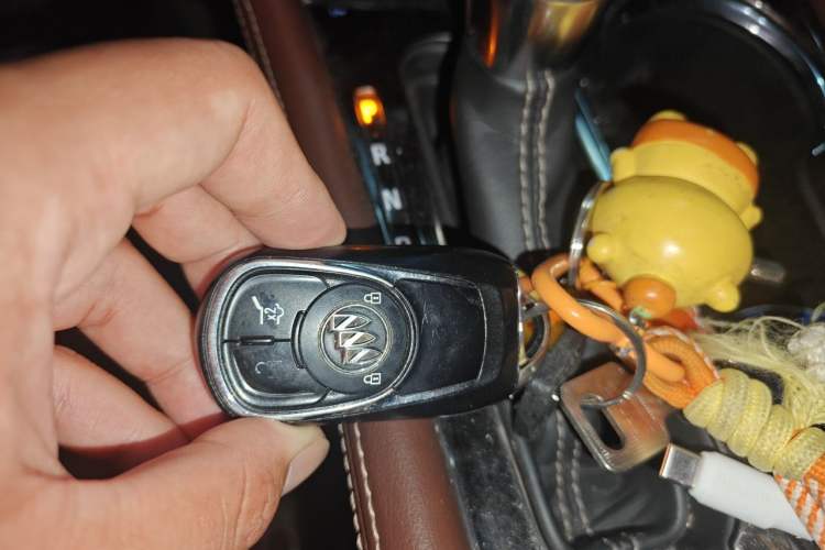 Used Buick Envision 2017 20T Two-Wheel Drive Luxury Model Vehicle Key