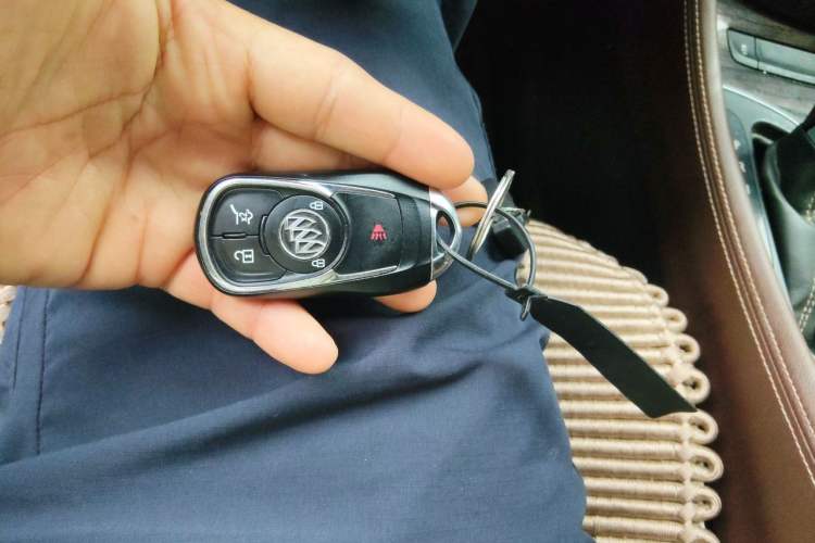 Used Buick Envision 2017 28T Four-Wheel Drive Elite Model Vehicle Key