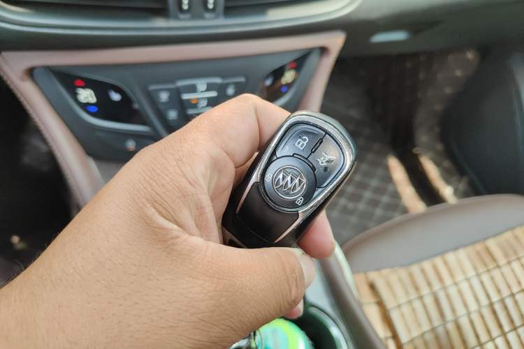 Used Buick Envision 2017 20T Two-Wheel Drive Luxury Model Vehicle Key
