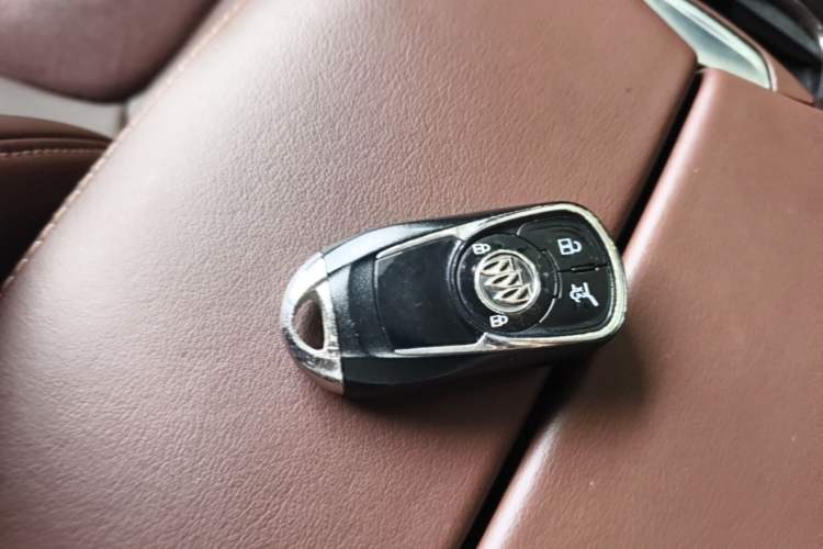 Used Buick Envision 2017 28T Four-Wheel Drive Elite Model Vehicle Key