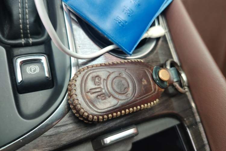 Used Buick Envision 2017 20T Two-Wheel Drive Luxury Model Vehicle Key