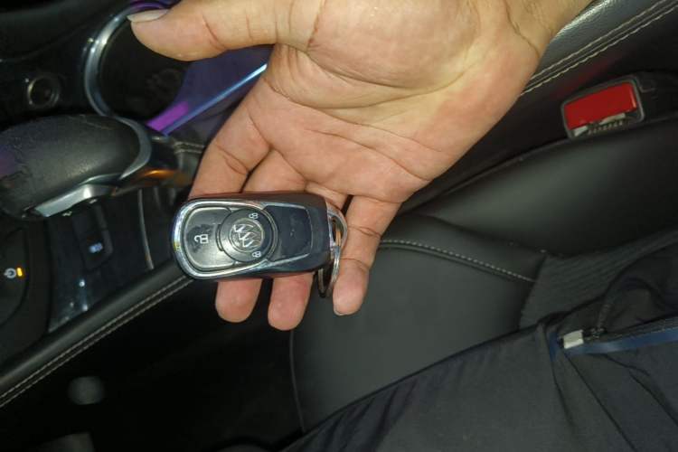 Used Buick Envision 2017 20T Two-Wheel Drive Leading Version Vehicle Key