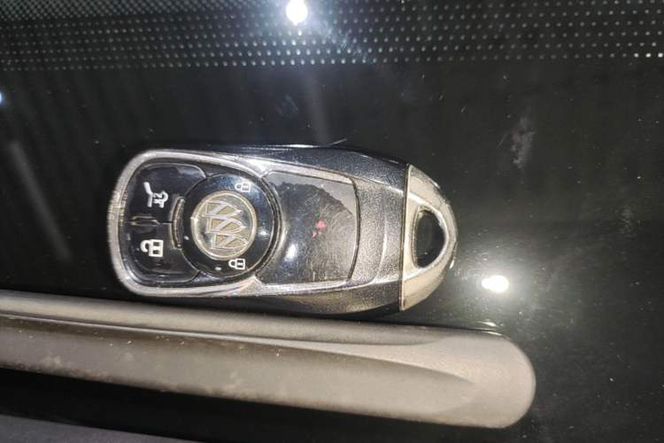 Used Buick Envision 2017 20T Two-Wheel Drive Luxury Model Vehicle Key
