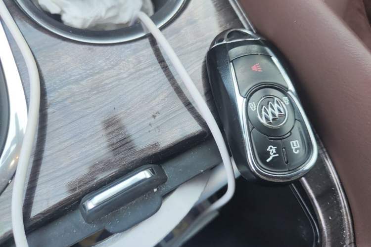 Used Buick Envision 2017 28T Four-Wheel Drive Elite Model Vehicle Key