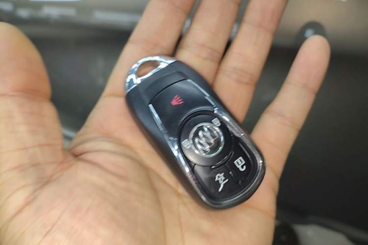 Used Buick Envision 2017 28T Four-Wheel Drive Elite Model Vehicle Key