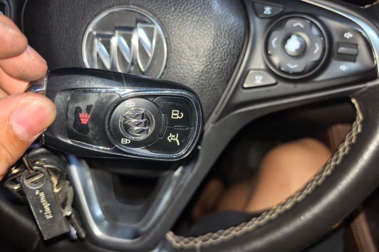 Used Buick Envision 2017 28T Four-Wheel Drive Elite Model Vehicle Key