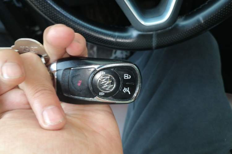 Used Buick Envision 2017 28T Four-Wheel Drive Elite Model Vehicle Key