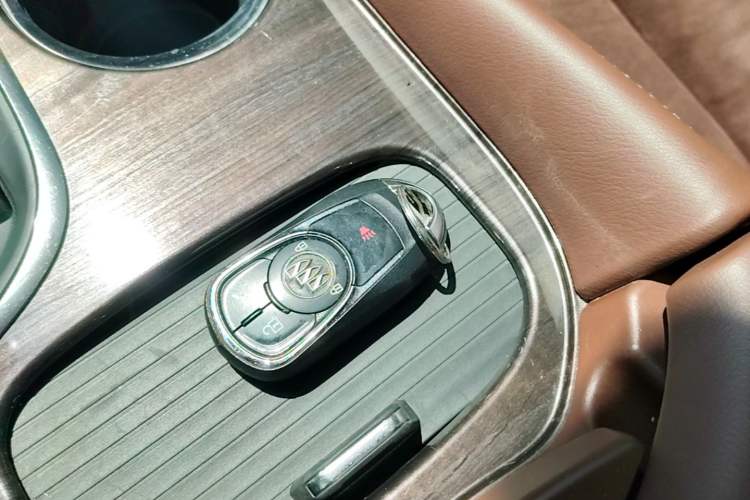 Used Buick Envision 2017 20T Two-Wheel Drive Luxury Model Vehicle Key
