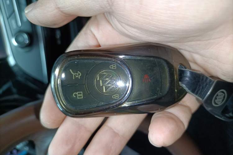 Used Buick Envision 2017 28T Four-Wheel Drive Elite Model Vehicle Key