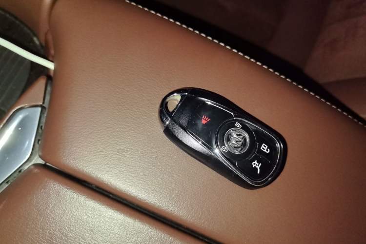 Used Buick Envision 2017 28T Four-Wheel Drive Elite Model Vehicle Key