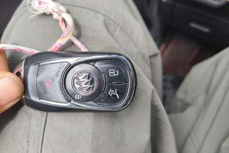 Used Buick Envision 2017 20T Two-Wheel Drive Luxury Model Vehicle Key