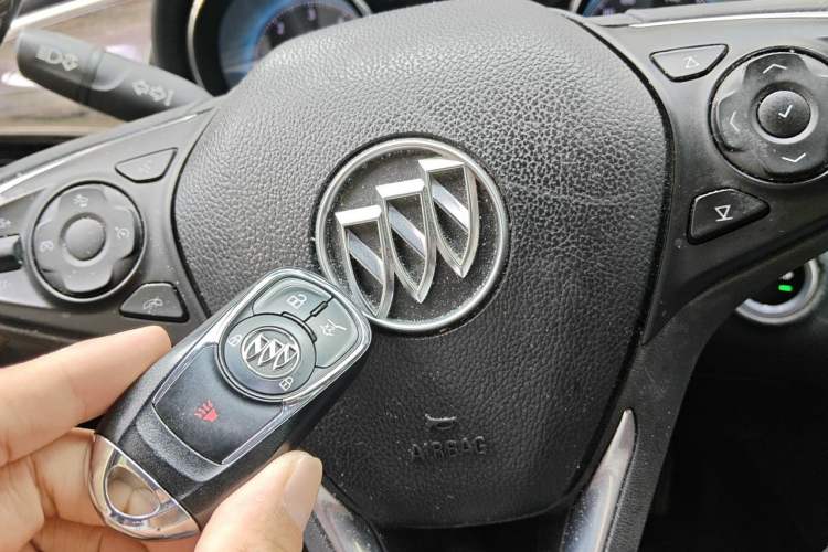 Used Buick Envision 2017 28T Four-Wheel Drive Luxury Model Vehicle Key