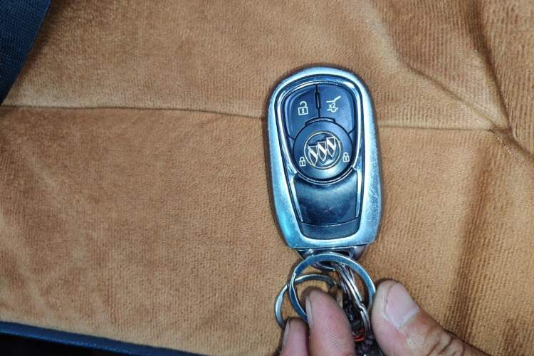 Used Buick Envision 2017 28T Four-Wheel Drive Elite Model Vehicle Key