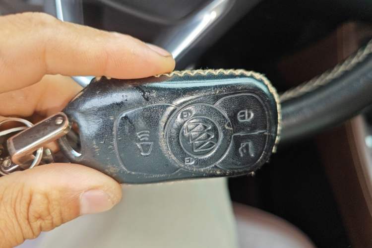 Used Buick Envision 2017 28T Four-Wheel Drive Elite Model Vehicle Key