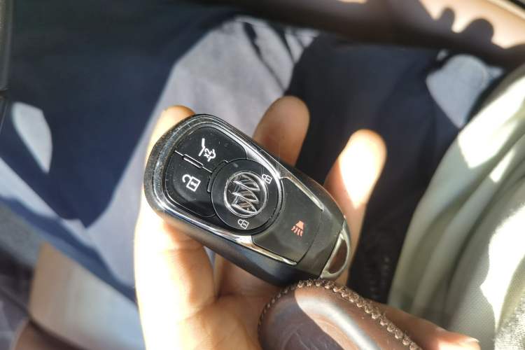 Used Buick Envision 2017 28T Four-Wheel Drive Luxury Model Vehicle Key