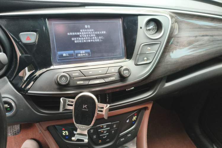 Used Buick Envision 2017 20T Two-Wheel Drive Elite Version Audio And AC Panel