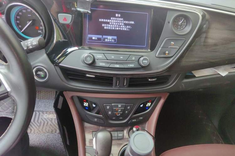 Used Buick Envision 2017 28T Four-Wheel Drive Elite Model Audio And AC Panel