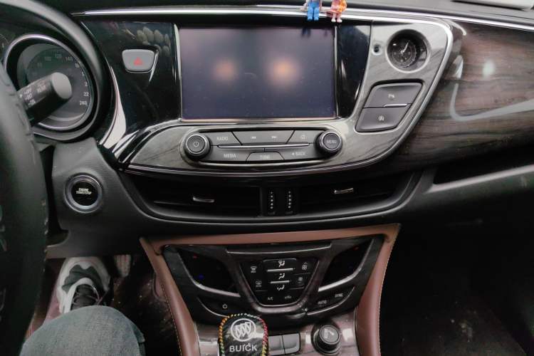 Used Buick Envision 2017 20T Two-Wheel Drive Elite Version Audio And AC Panel