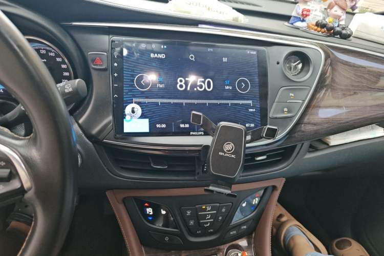 Used Buick Envision 2017 28T Four-Wheel Drive Elite Model Audio And AC Panel