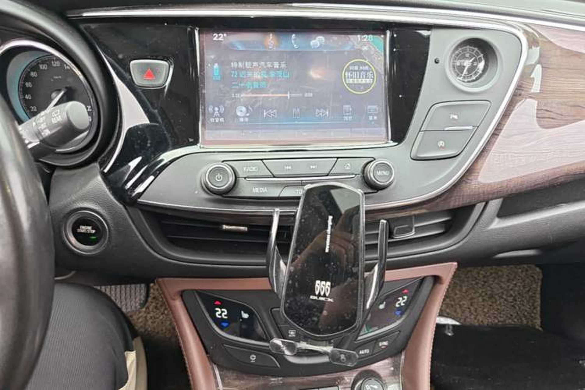 Used Buick Envision 2017 20T Two-Wheel Drive Elite Version Audio And AC Panel