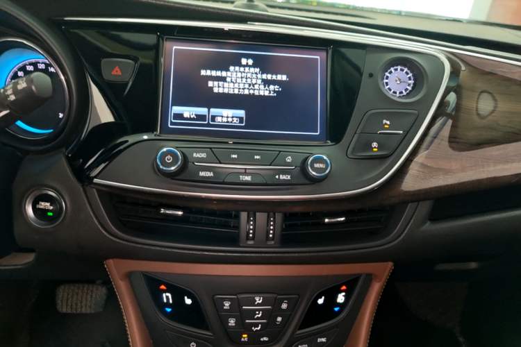 Used Buick Envision 2017 20T Two-Wheel Drive Elite Version Audio And AC Panel