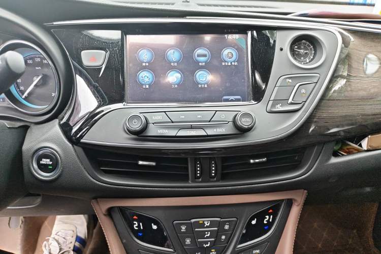 Used Buick Envision 2017 20T Two-Wheel Drive Luxury Model Audio And AC Panel
