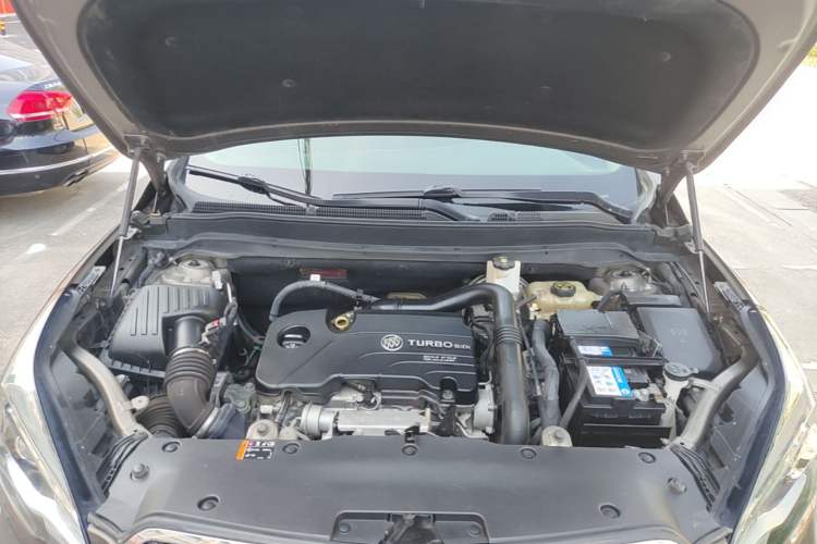 Used Buick Envision 2017 20T Two-Wheel Drive Elite Version Engine Bay