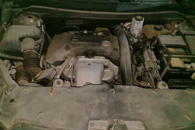 Used Buick Envision 2017 28T Four-Wheel Drive Elite Model Engine Bay