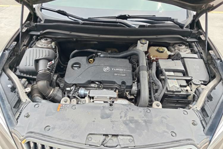 Used Buick Envision 2017 20T Two-Wheel Drive Elite Version Engine Bay