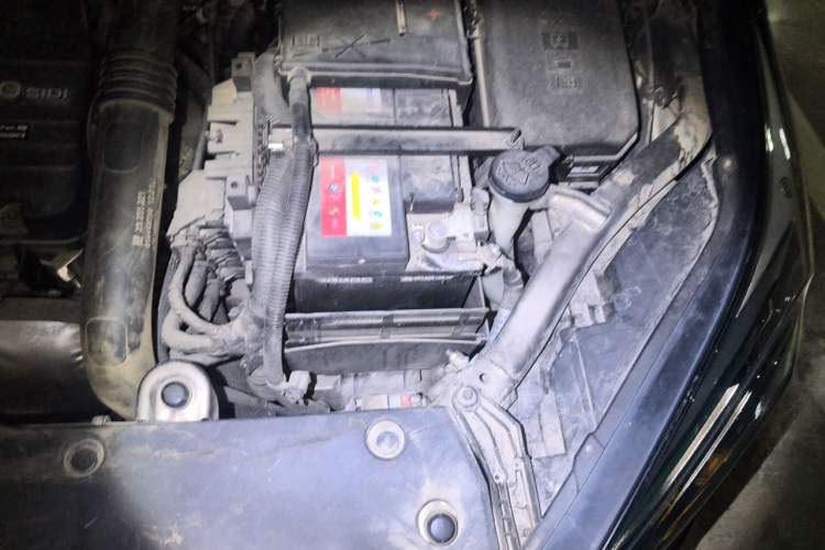 Used Buick Envision 2017 20T Two-Wheel Drive Leading Version Engine Bay Left