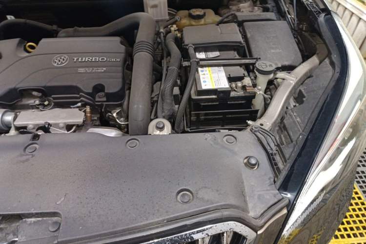 Used Buick Envision 2017 20T Four-Wheel Drive Luxury Model Engine Bay Left