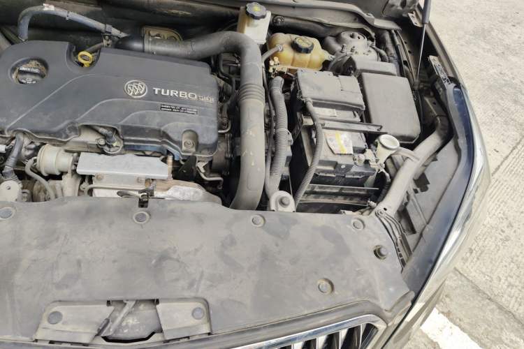 Used Buick Envision 2017 20T Two-Wheel Drive Leading Version Engine Bay Left
