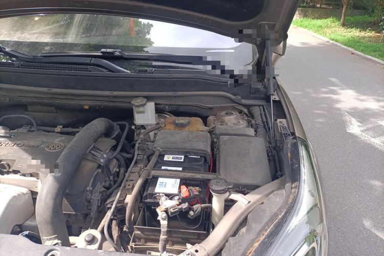 Used Buick Envision 2017 28T Four-Wheel Drive Luxury Model Engine Bay Left