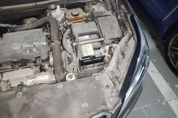 Used Buick Envision 2017 20T Two-Wheel Drive Luxury Model Engine Bay Left