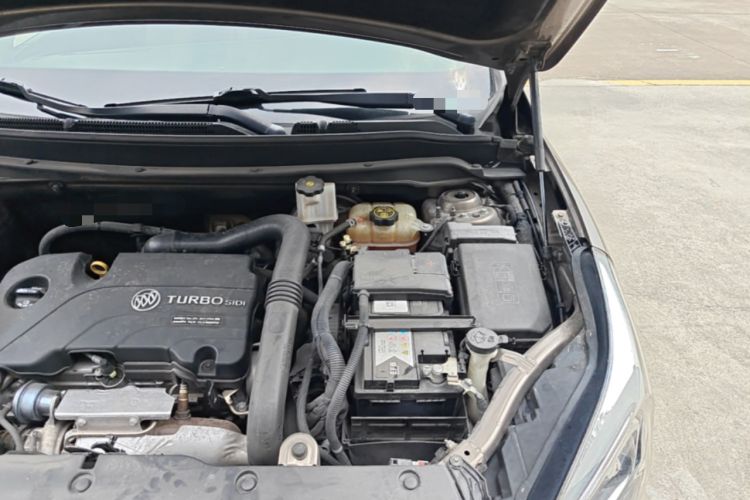 Used Buick Envision 2017 20T Two-Wheel Drive Elite Version Engine Bay Left
